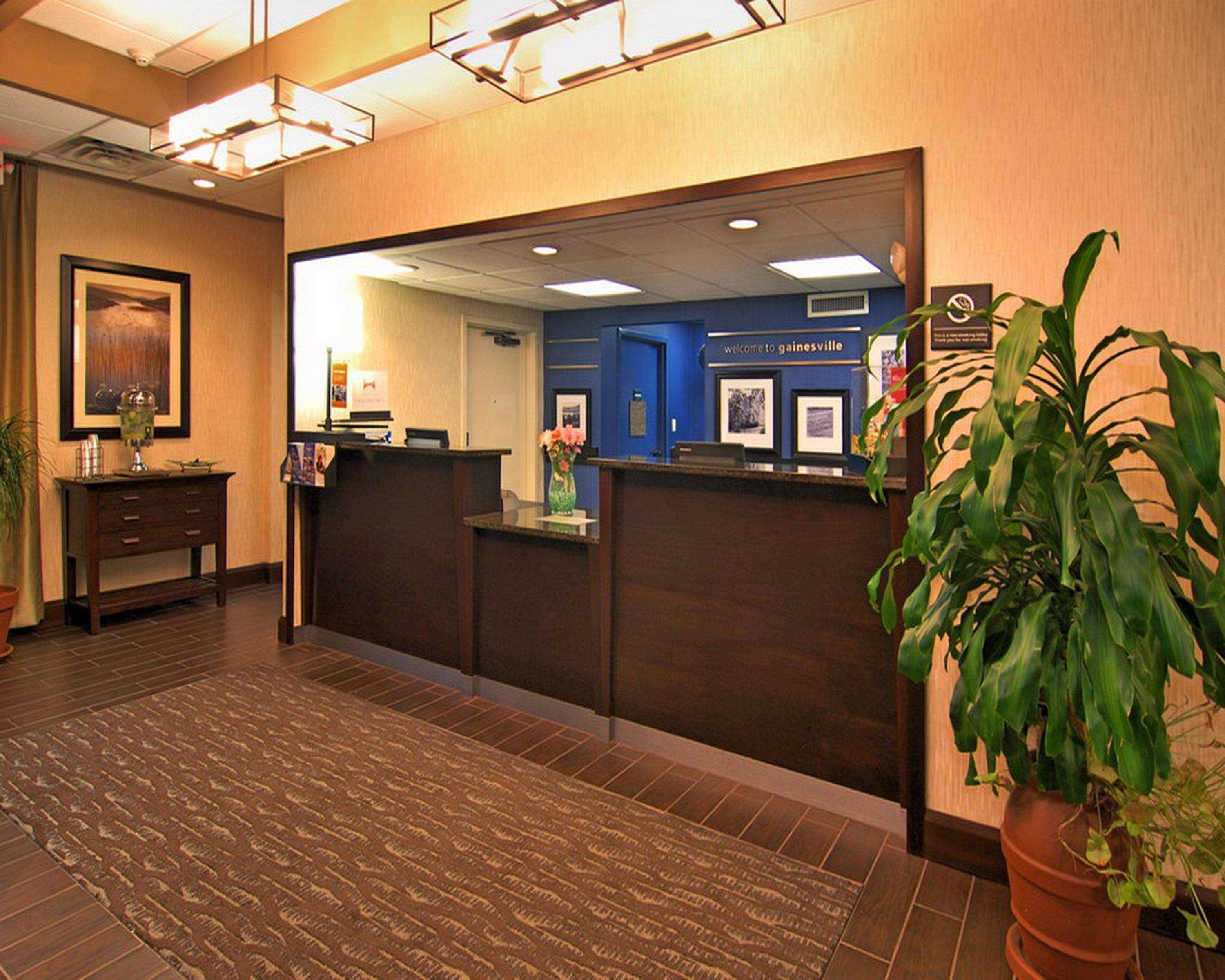Hampton Inn Гейнсвил Екстериор снимка